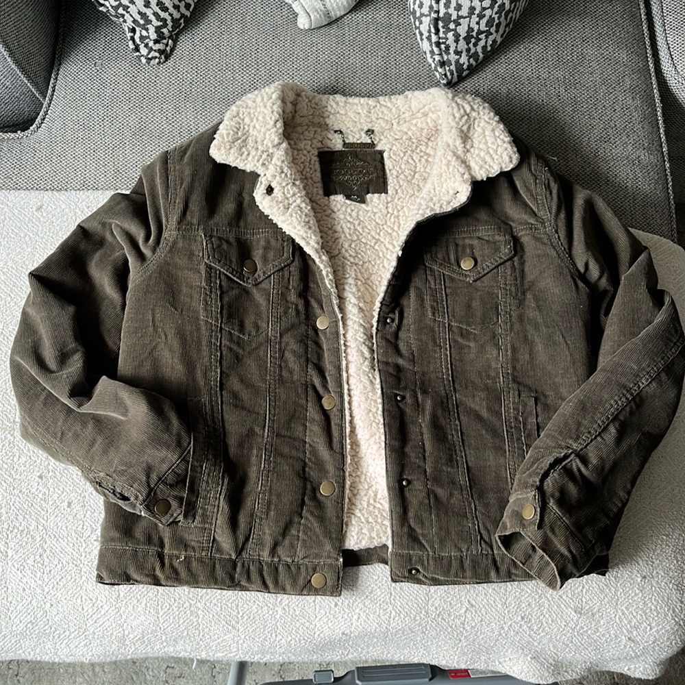 Women’s medium corduroy olive green jacket! Super cute! With fleece lining!